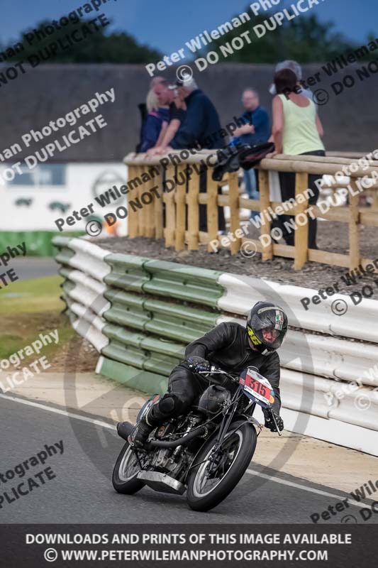 Vintage motorcycle club;eventdigitalimages;mallory park;mallory park trackday photographs;no limits trackdays;peter wileman photography;trackday digital images;trackday photos;vmcc festival 1000 bikes photographs